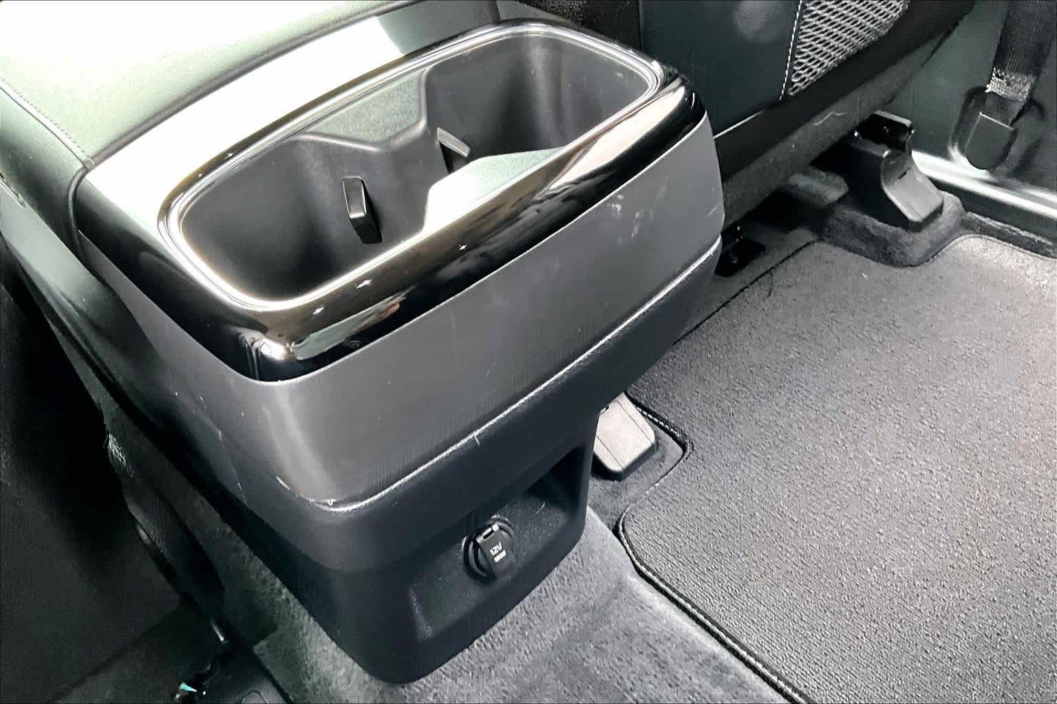 Thumbnail: 2022 Kia Telluride - 22