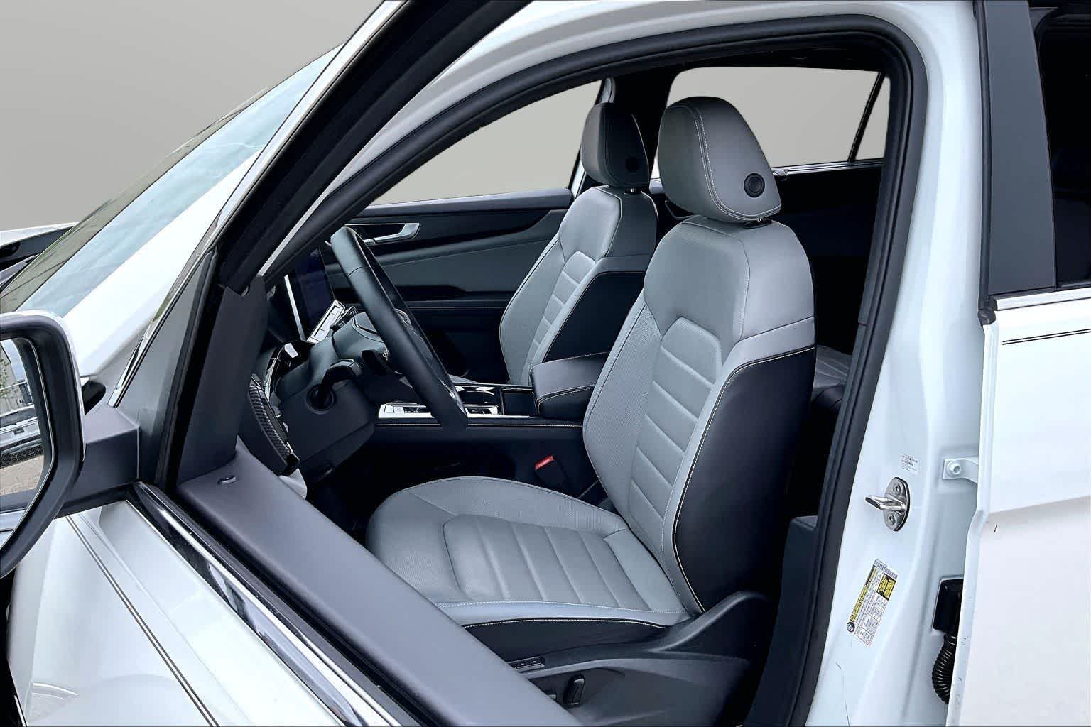 Thumbnail: 2024 Volkswagen Atlas - 24