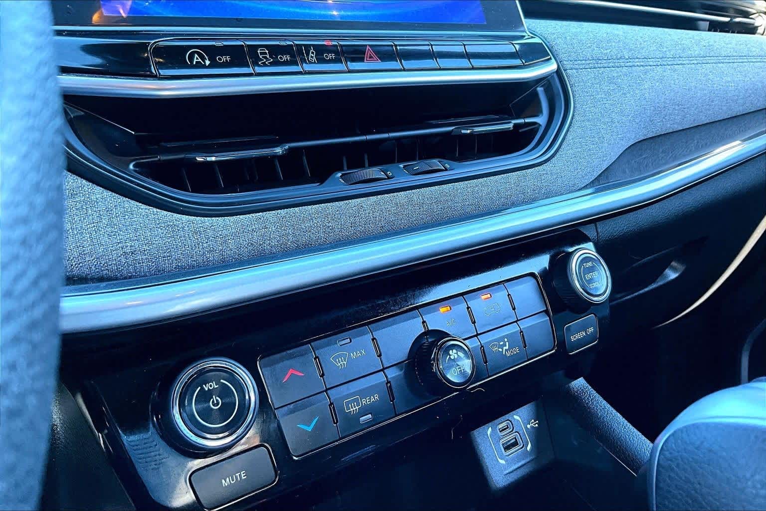 Thumbnail: 2024 Jeep Compass - 25