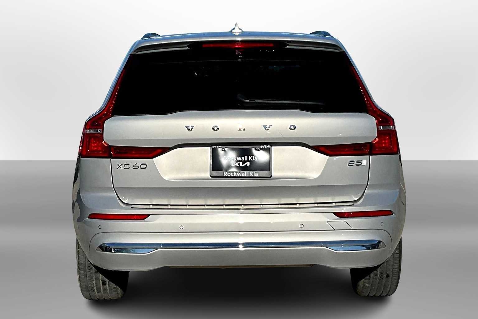 2023 Volvo XC60 B5 Plus photo 4