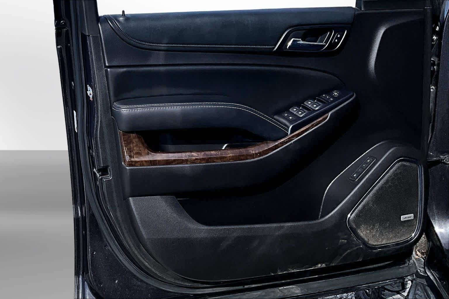 Thumbnail: 2016 Chevrolet Suburban - 17