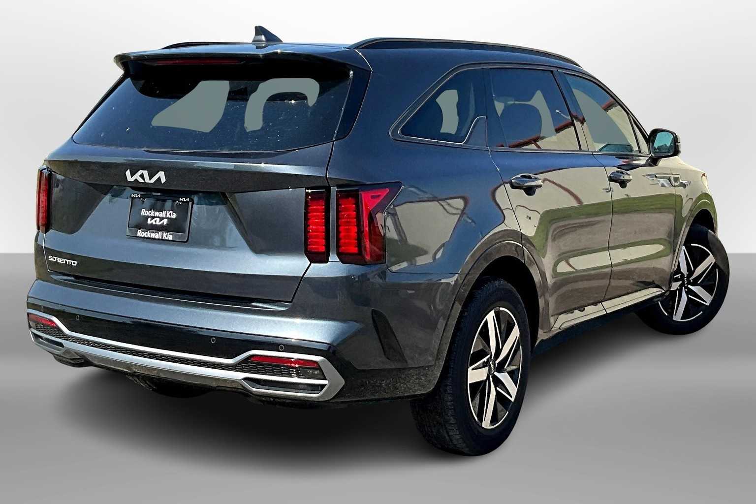 Thumbnail: 2023 Kia Sorento - 2