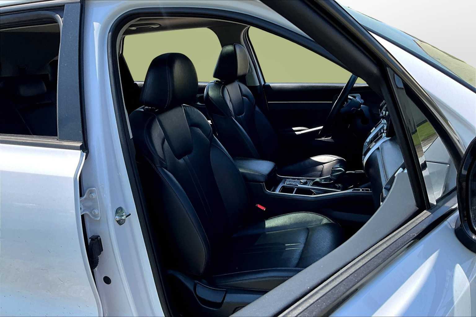 Thumbnail: 2023 Kia Sorento - 7