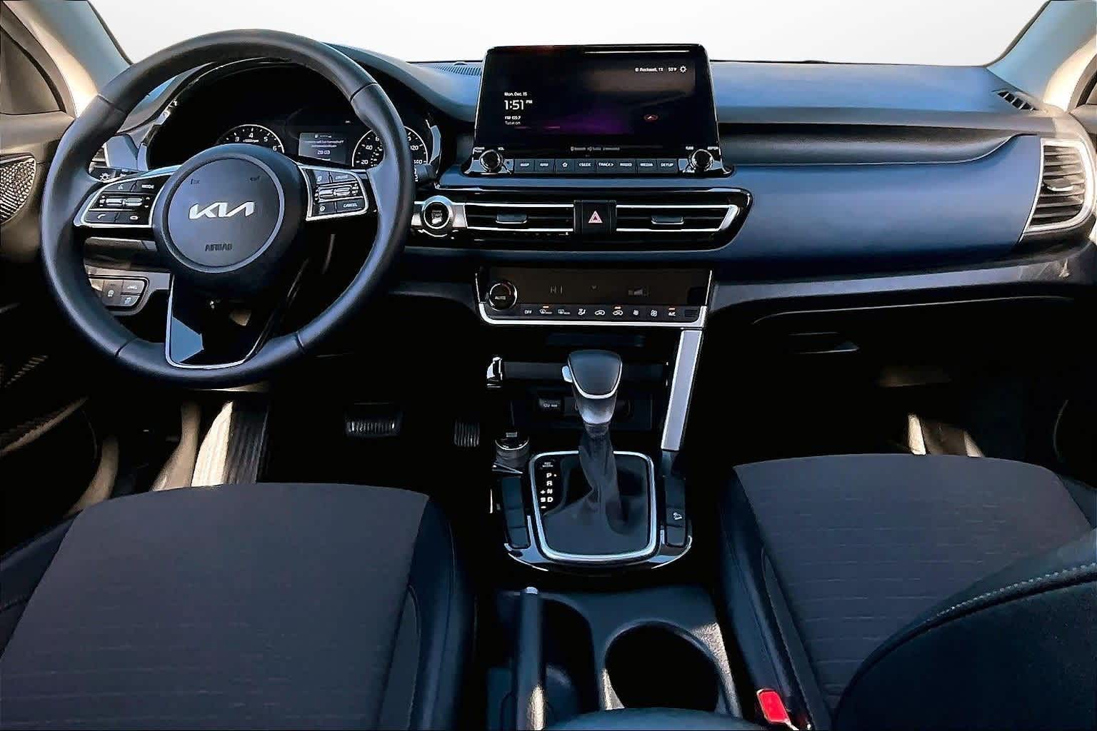 Thumbnail: 2023 Kia Seltos - 14