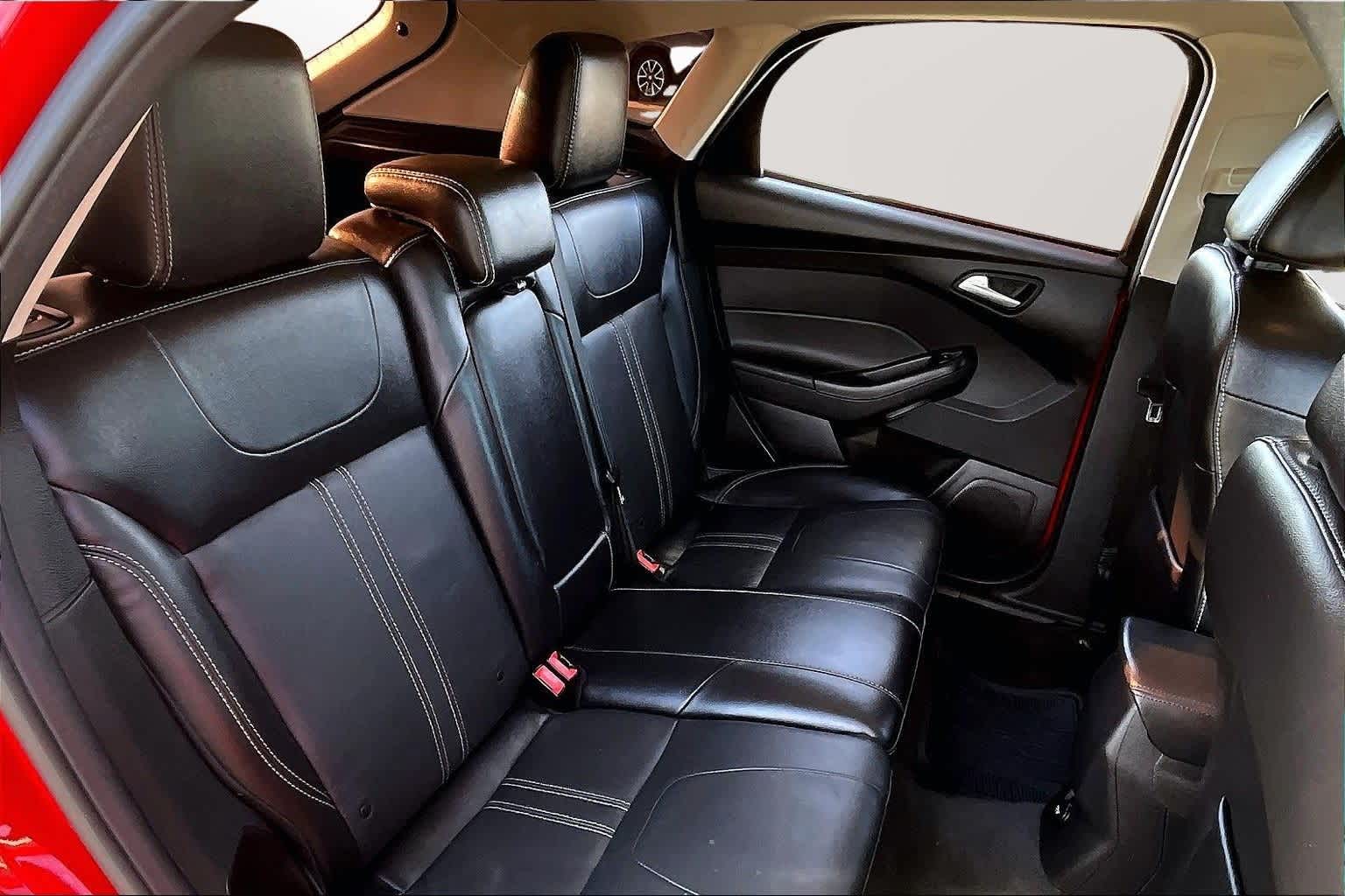 Thumbnail: 2014 Ford Focus - 27