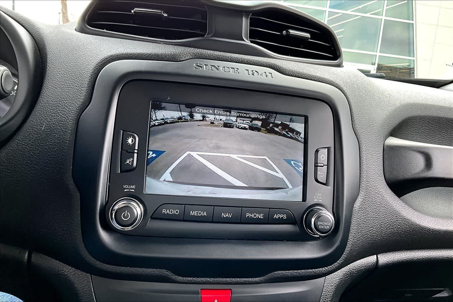 Thumbnail: 2017 Jeep Renegade - 17