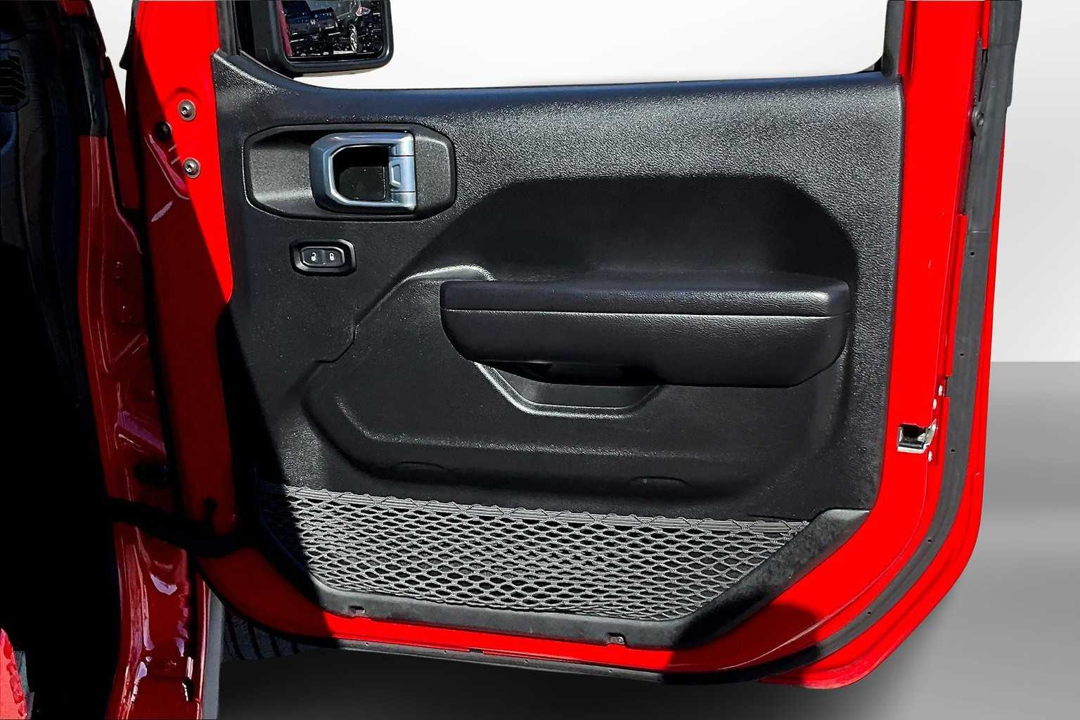 Thumbnail: 2021 Jeep Wrangler - 18