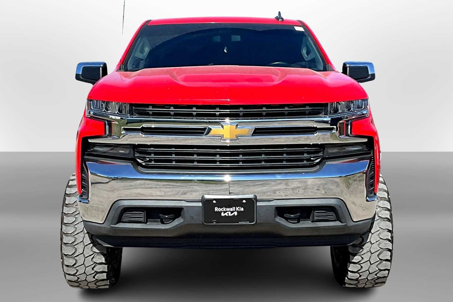 2020 Chevrolet Silverado 1500 LT photo 3
