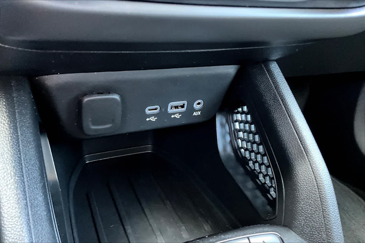 Thumbnail: 2022 Chevrolet TrailBlazer - 21