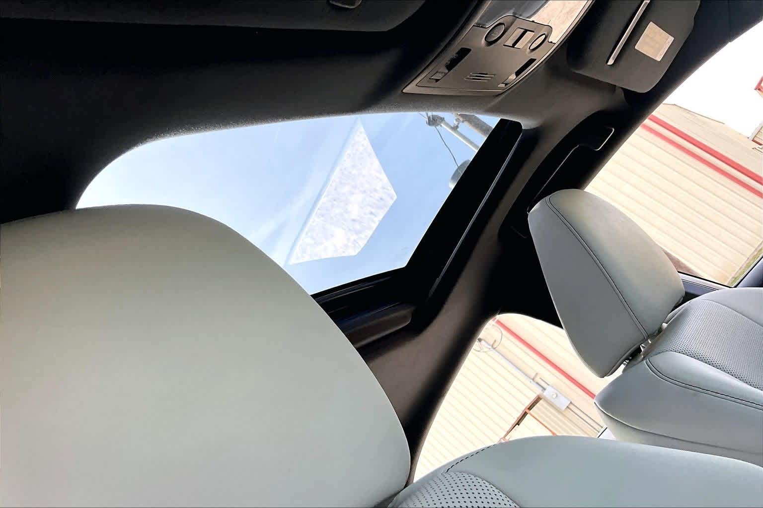 Thumbnail: 2016 Lexus IS - 15