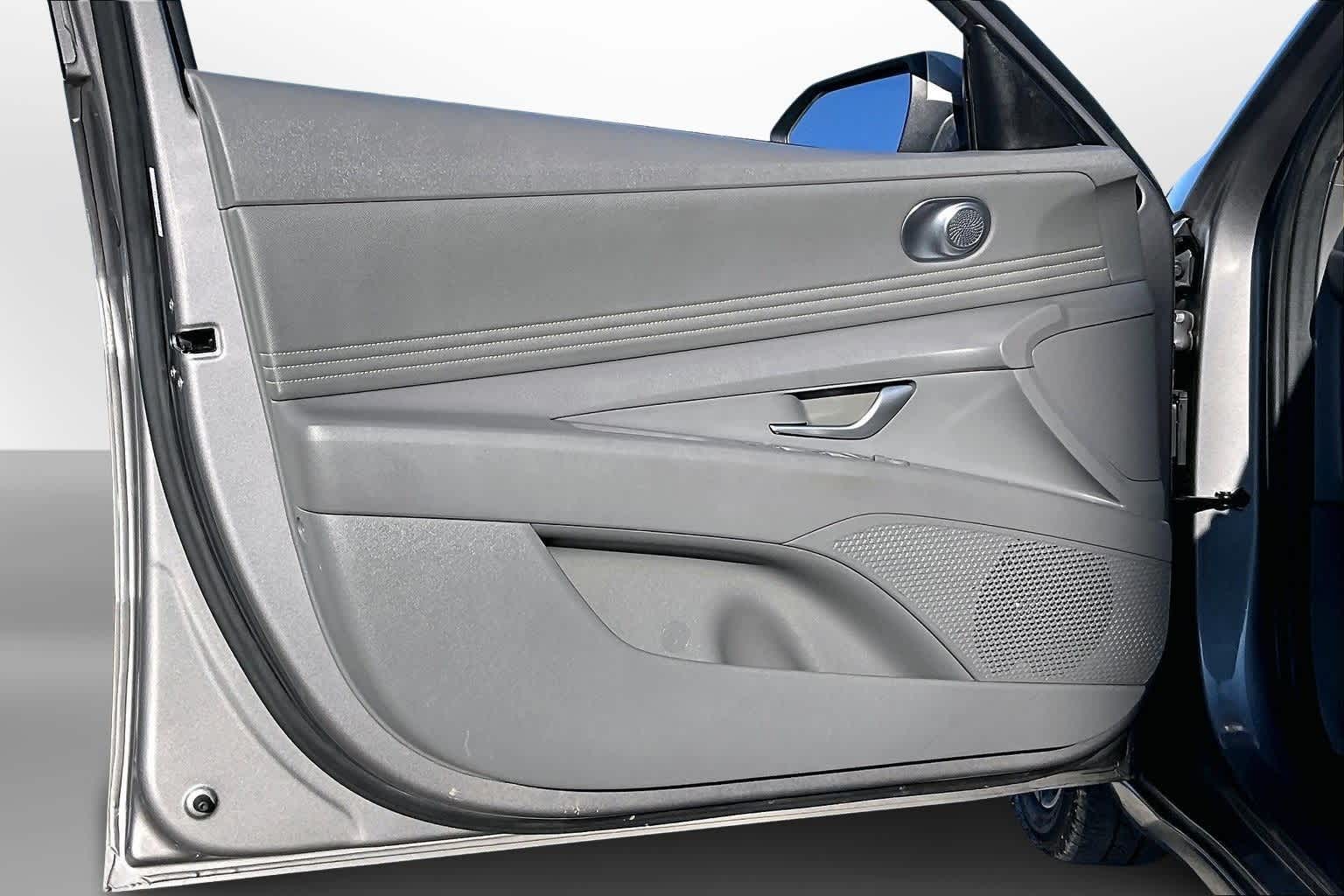 Thumbnail: 2023 Hyundai Elantra - 17