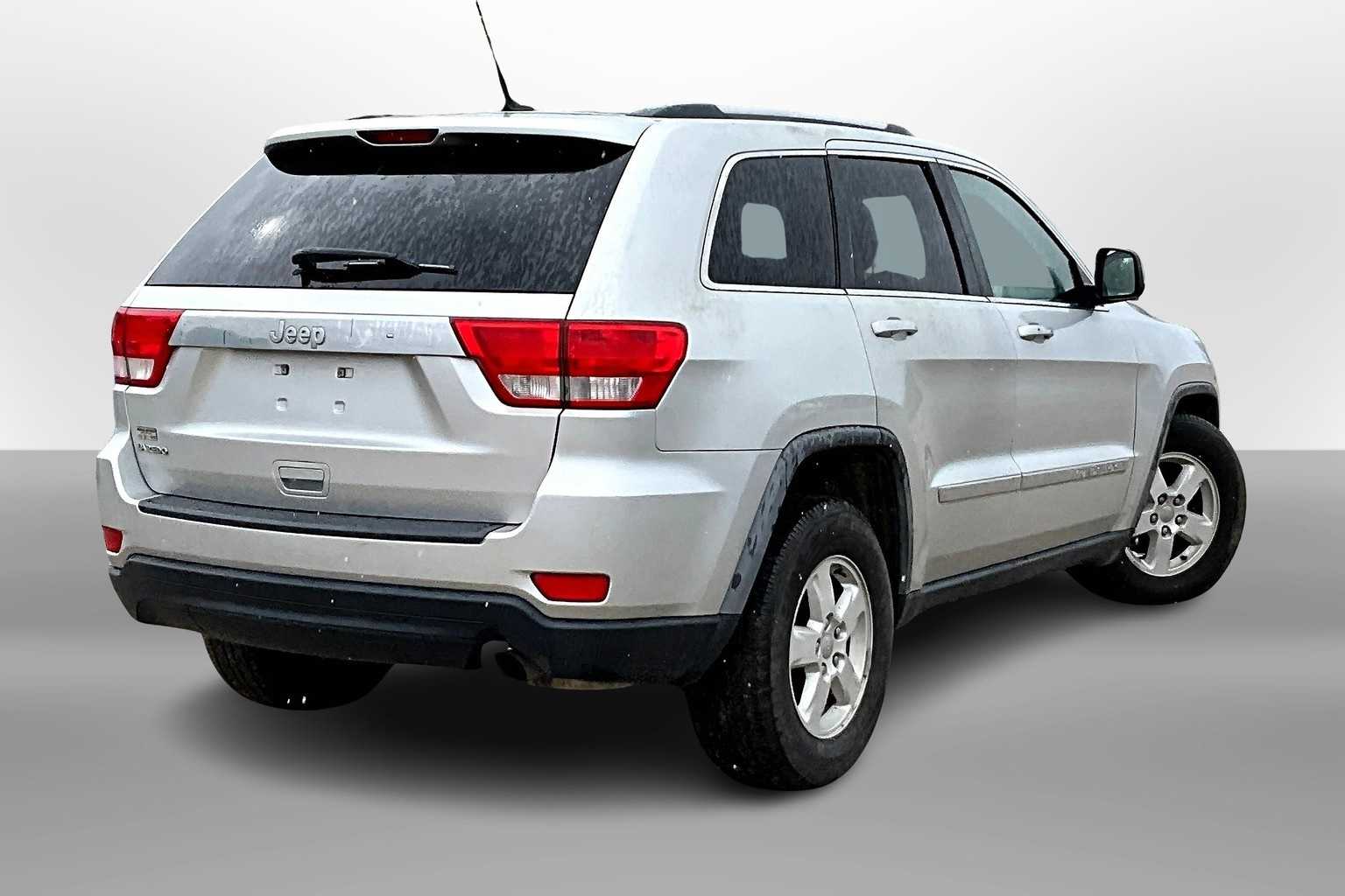 Thumbnail: 2011 Jeep Grand Cherokee - 2