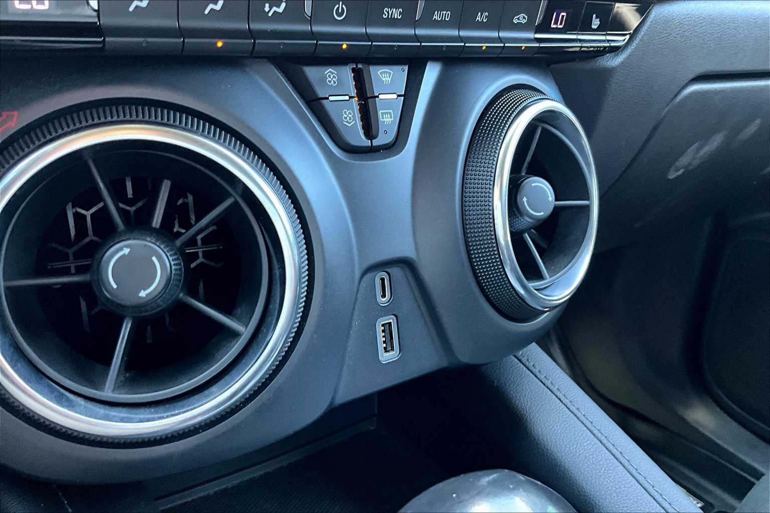 Thumbnail: 2019 Chevrolet Blazer - 23
