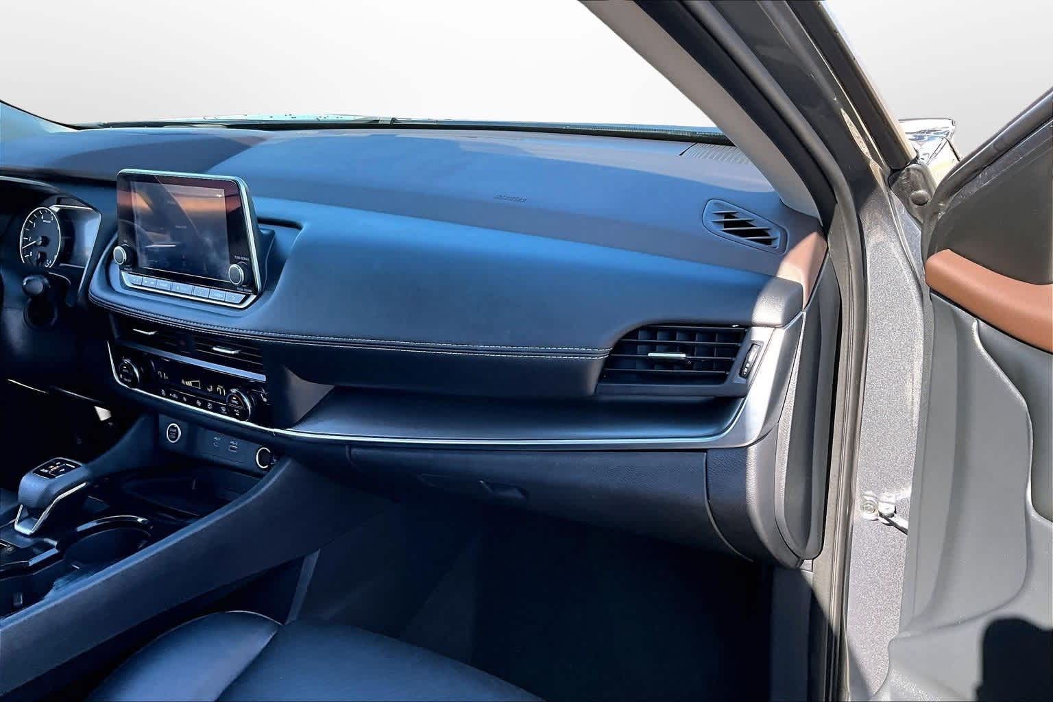 Thumbnail: 2023 Nissan Rogue - 15