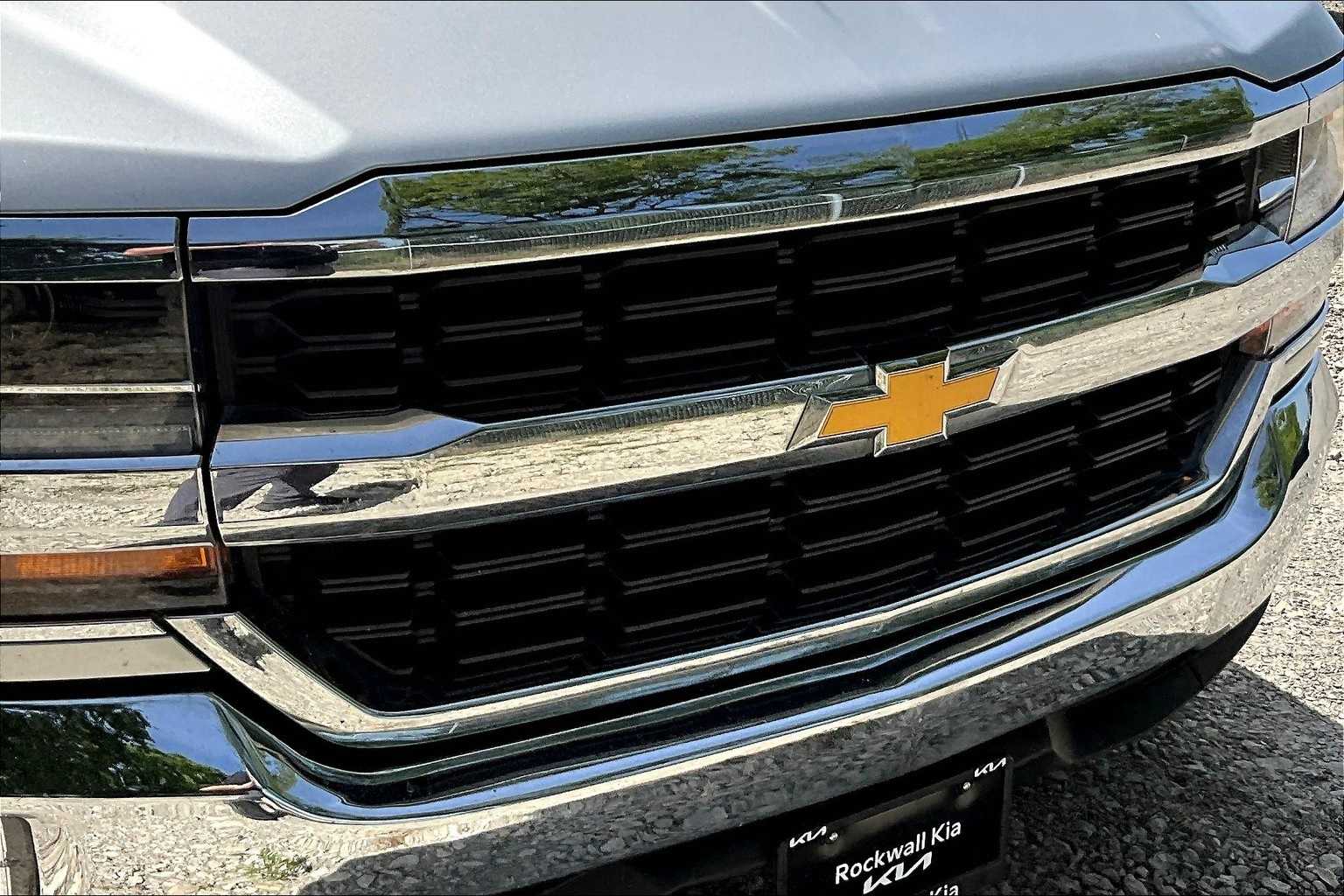Thumbnail: 2018 Chevrolet Silverado 1500 - 27