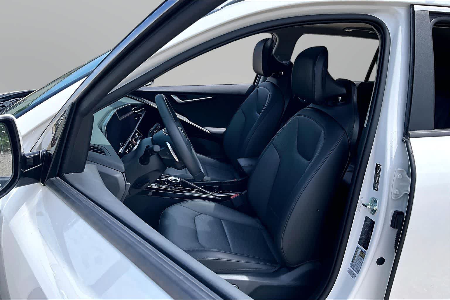 Thumbnail: 2024 Kia Niro - 23