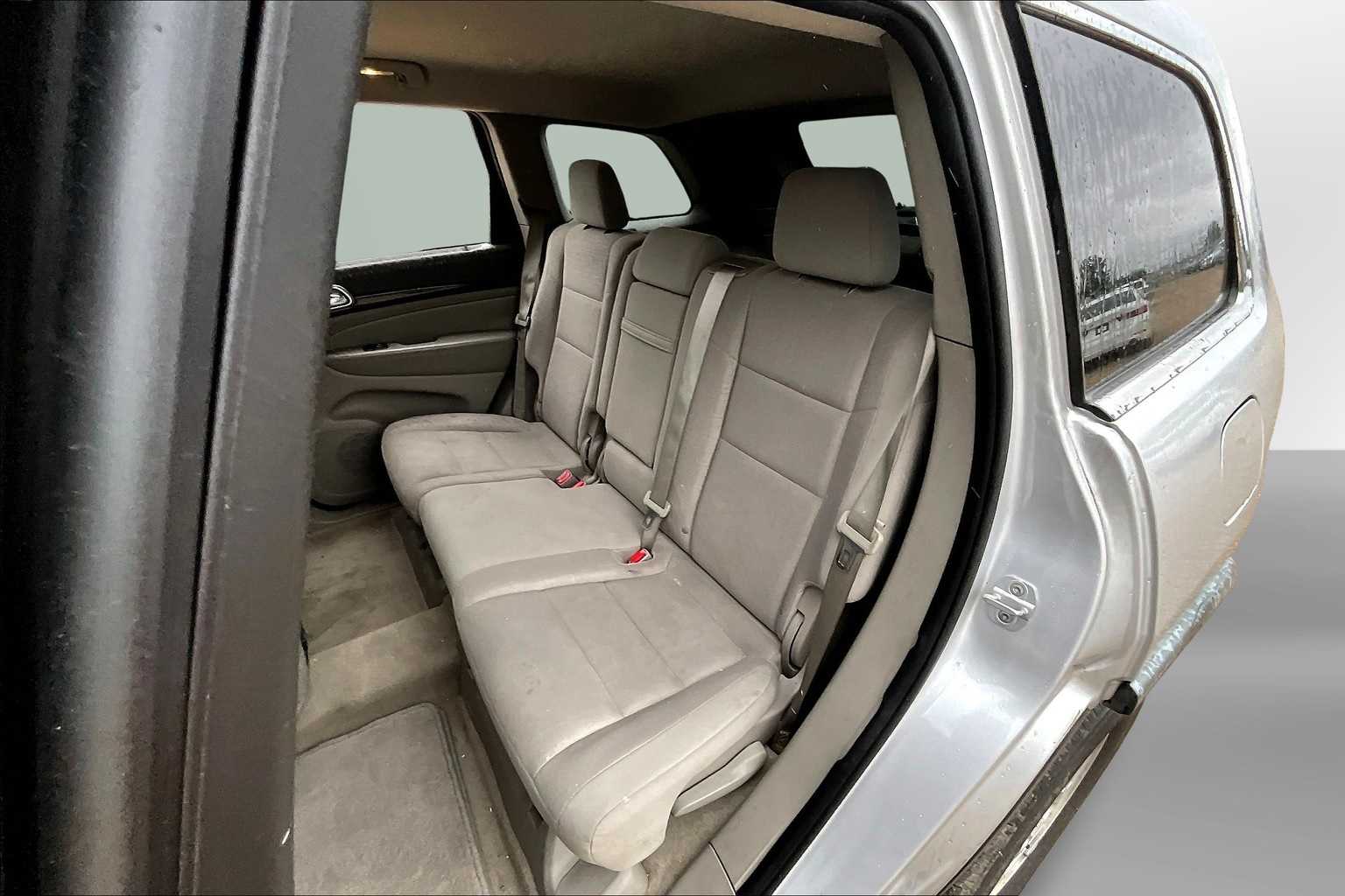 Thumbnail: 2011 Jeep Grand Cherokee - 25