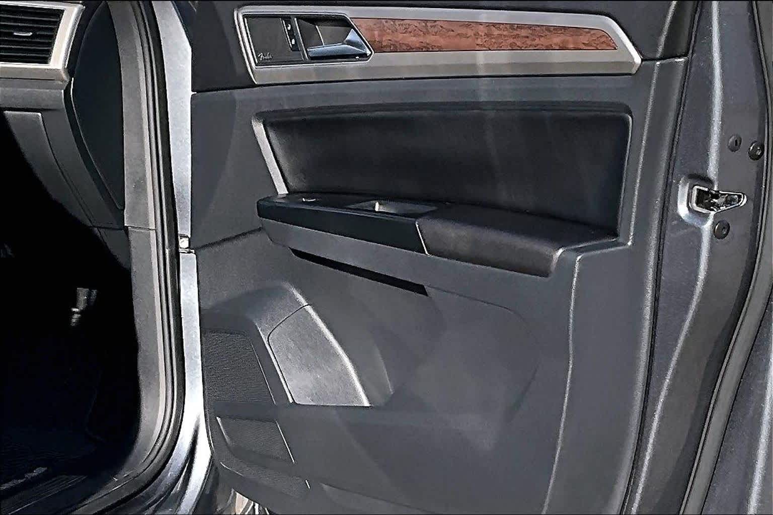 Thumbnail: 2019 Volkswagen Atlas - 18