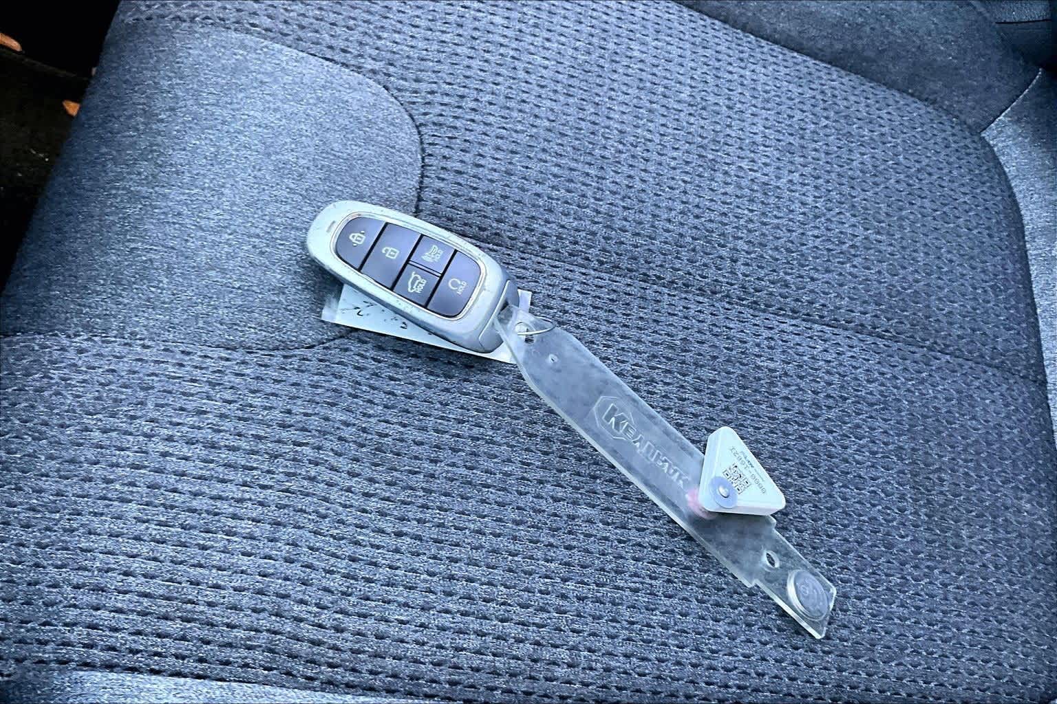 Thumbnail: 2023 Hyundai Santa Fe - 9