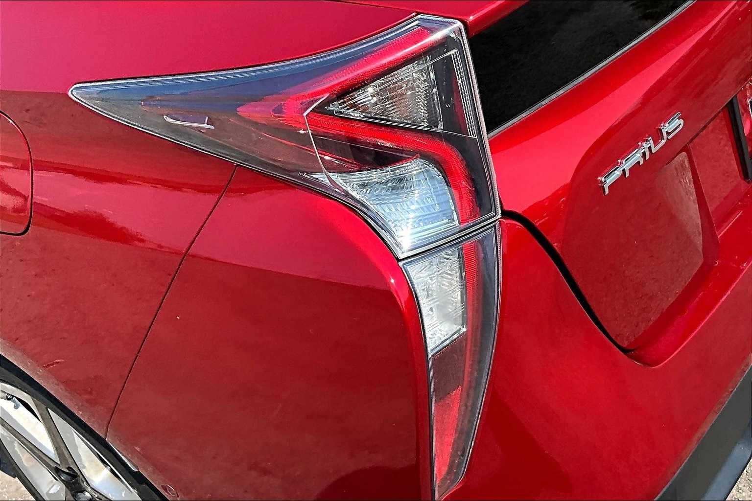 Thumbnail: 2017 Toyota Prius - 29