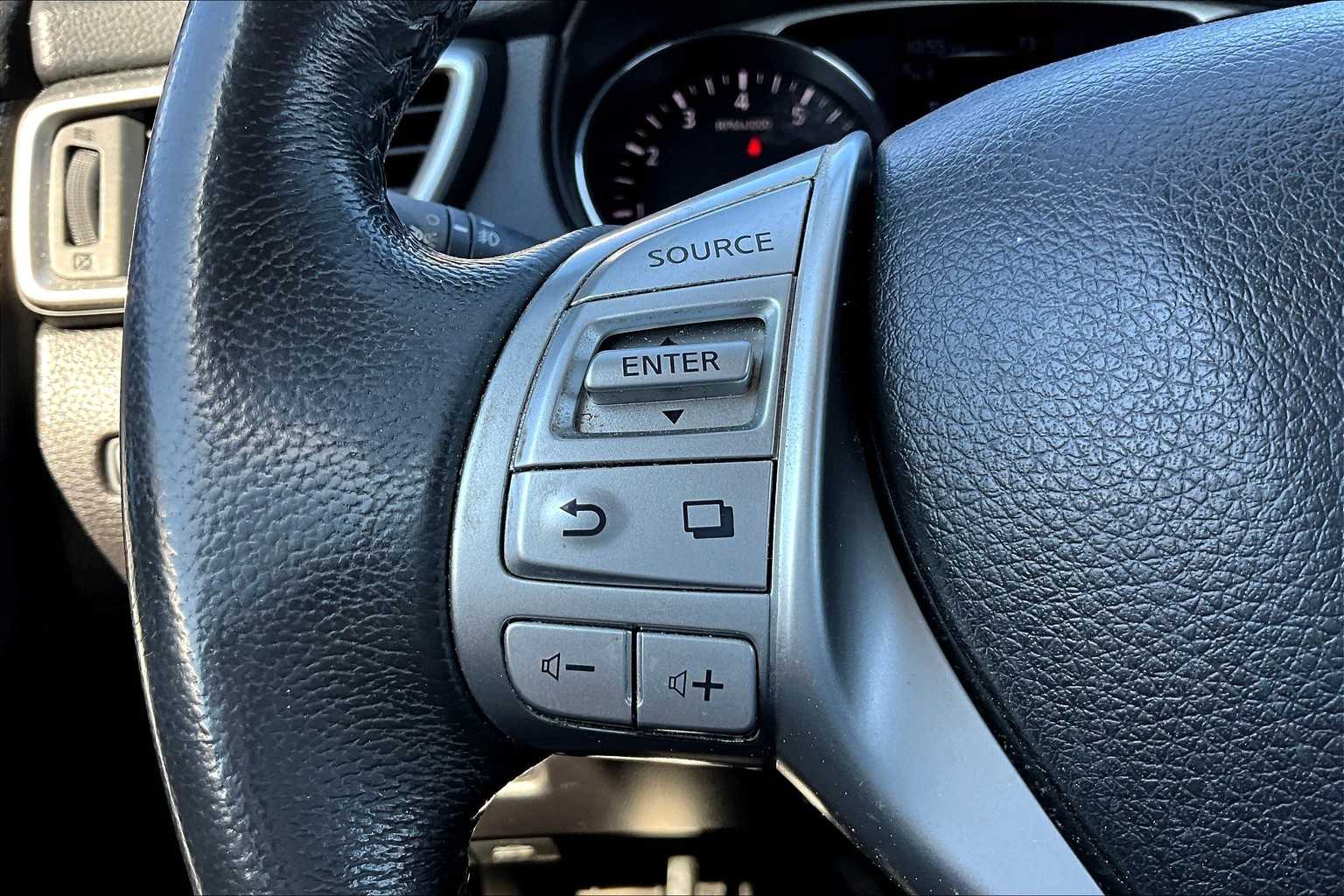 Thumbnail: 2014 Nissan Rogue - 19