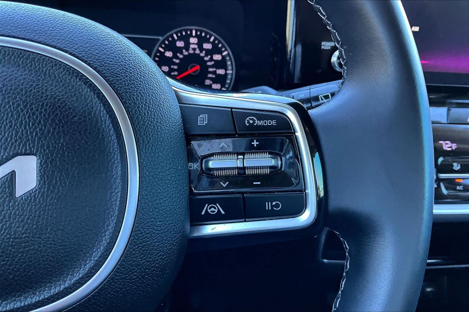 Thumbnail: 2023 Kia Sorento - 20