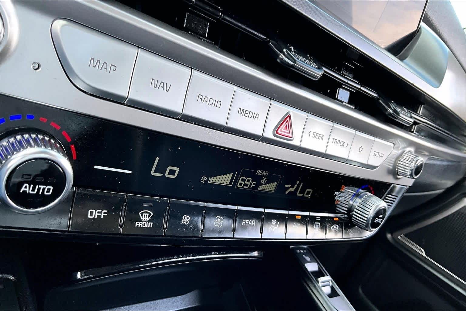 Thumbnail: 2024 Kia Telluride - 23