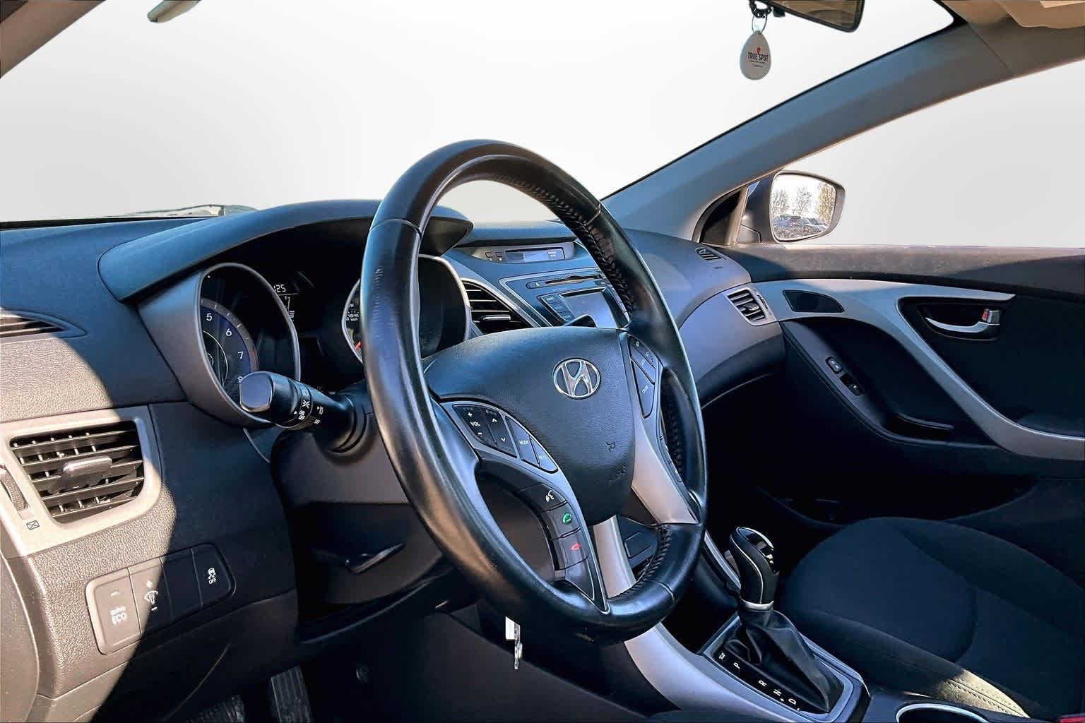 Thumbnail: 2015 Hyundai Elantra - 12