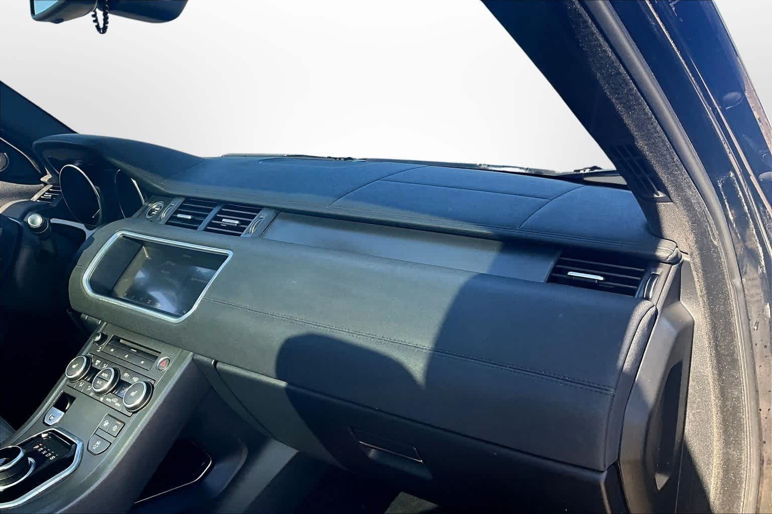 Thumbnail: 2019 Land Rover Range Rover Evoque - 15