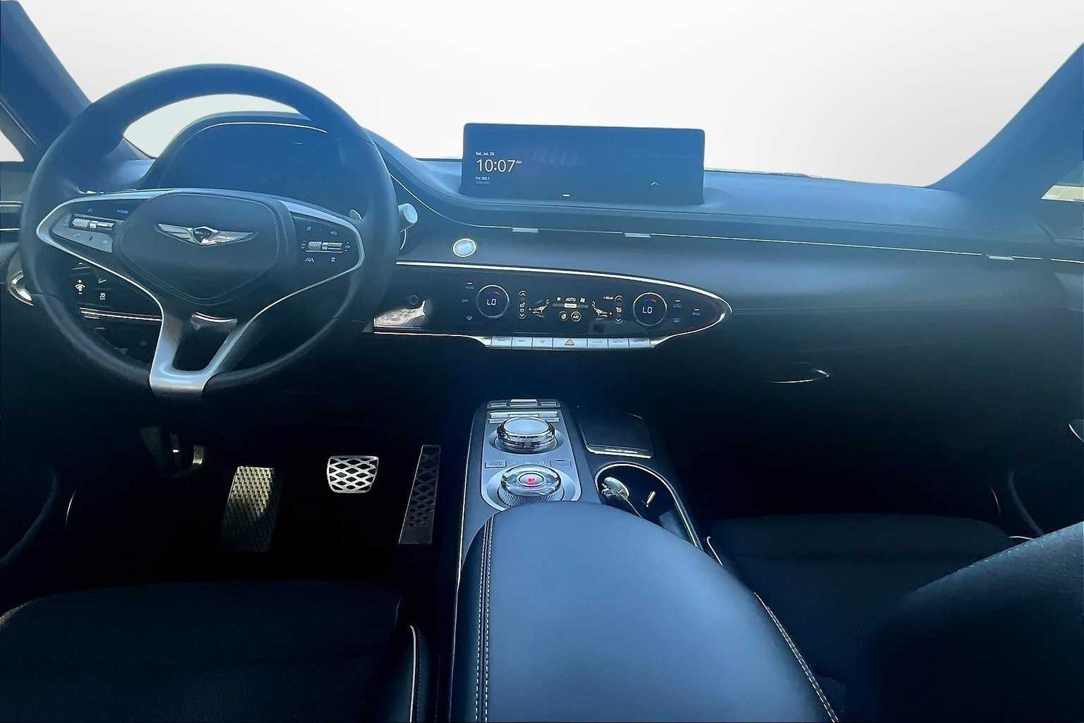 Thumbnail: 2022 Genesis GV70 - 14