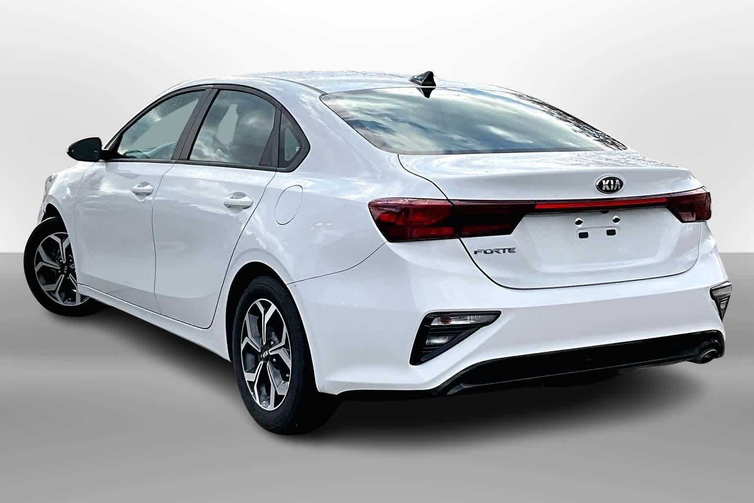 Thumbnail: 2021 Kia Forte - 11