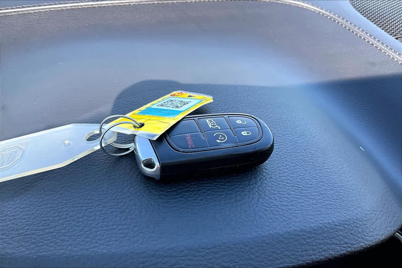 Thumbnail: 2019 Jeep Cherokee - 9