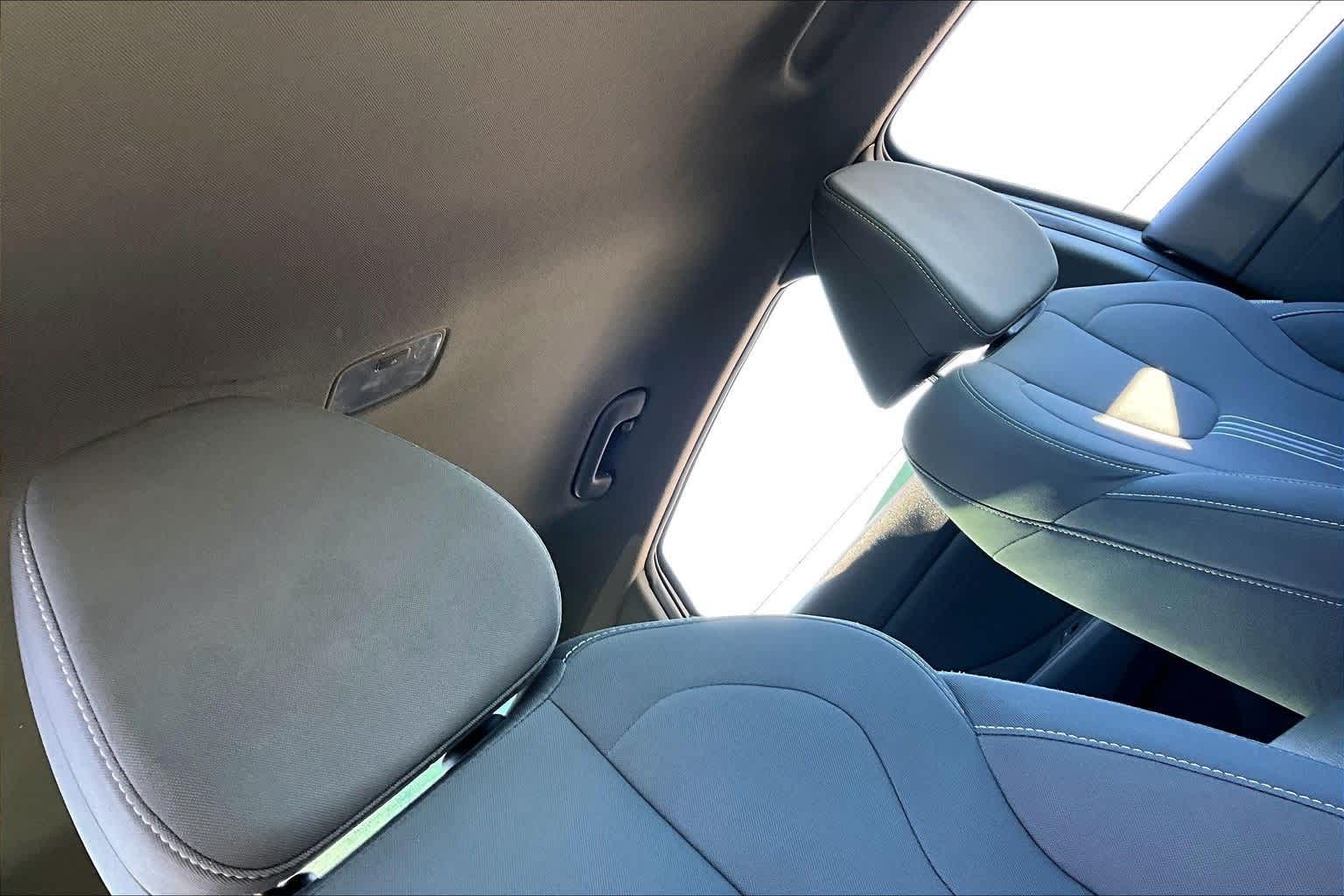 Thumbnail: 2023 Hyundai Elantra - 16