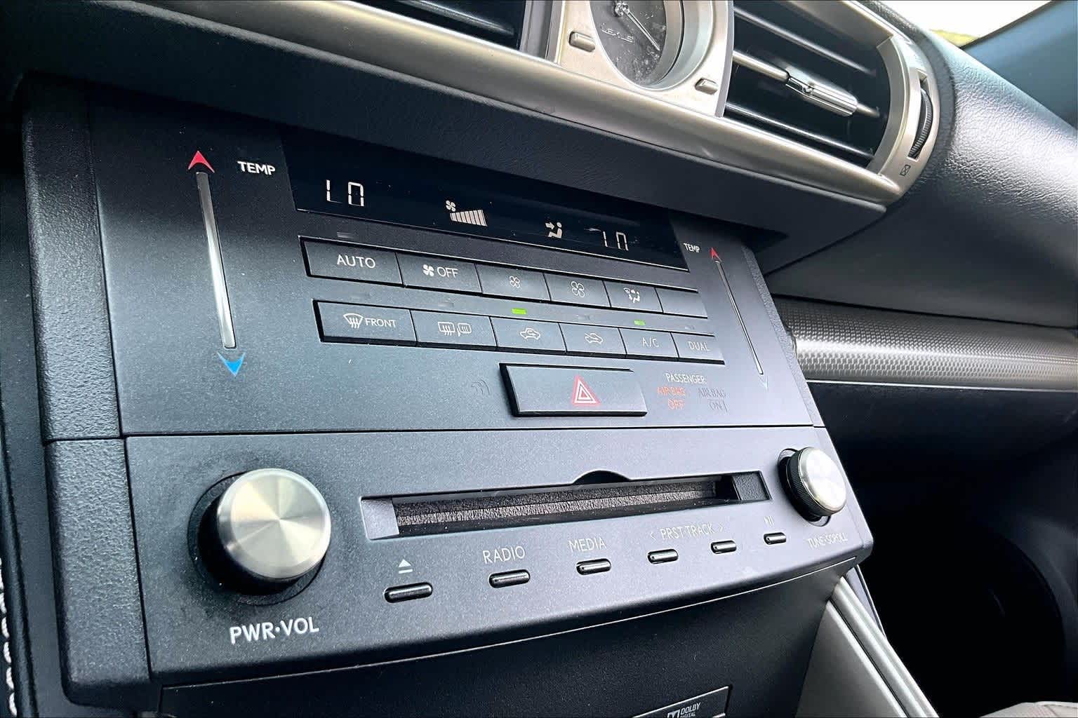 Thumbnail: 2016 Lexus IS - 23