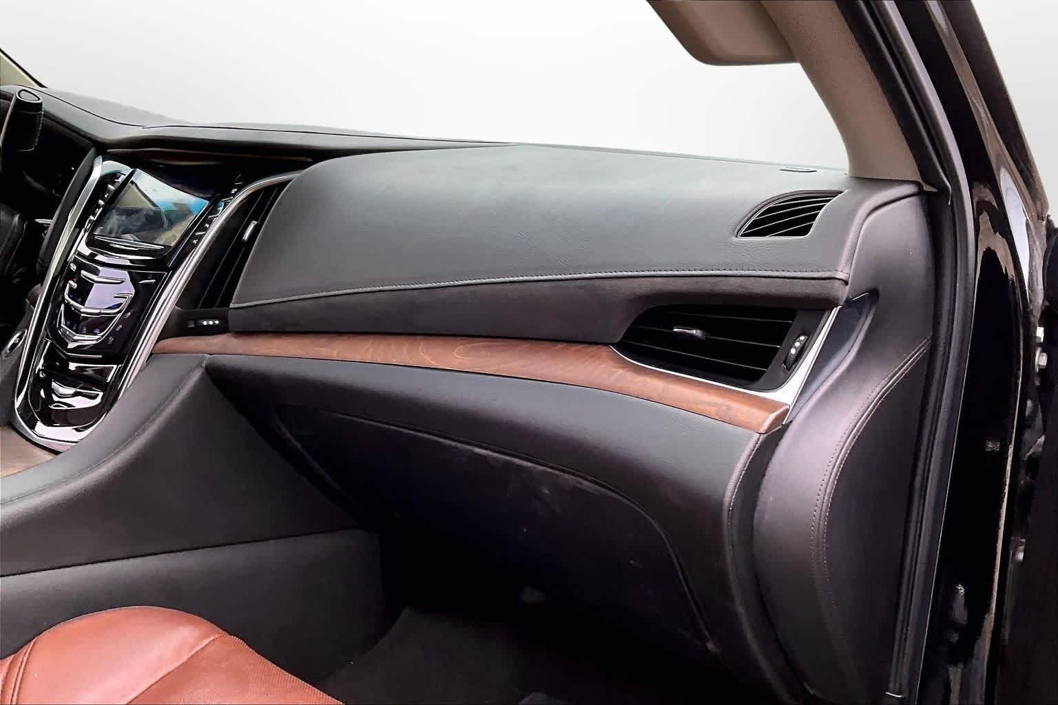 Thumbnail: 2020 Cadillac Escalade - 15