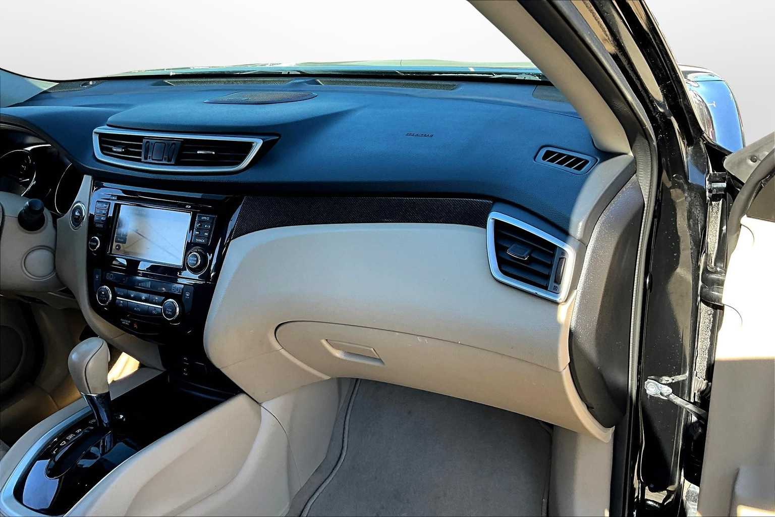 Thumbnail: 2014 Nissan Rogue - 15