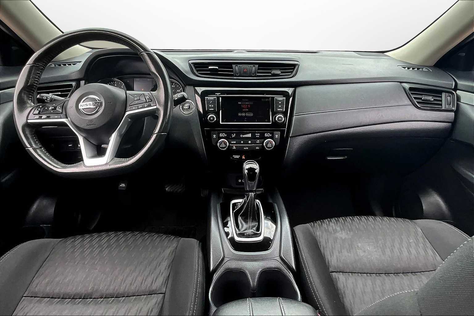 Thumbnail: 2018 Nissan Rogue - 14