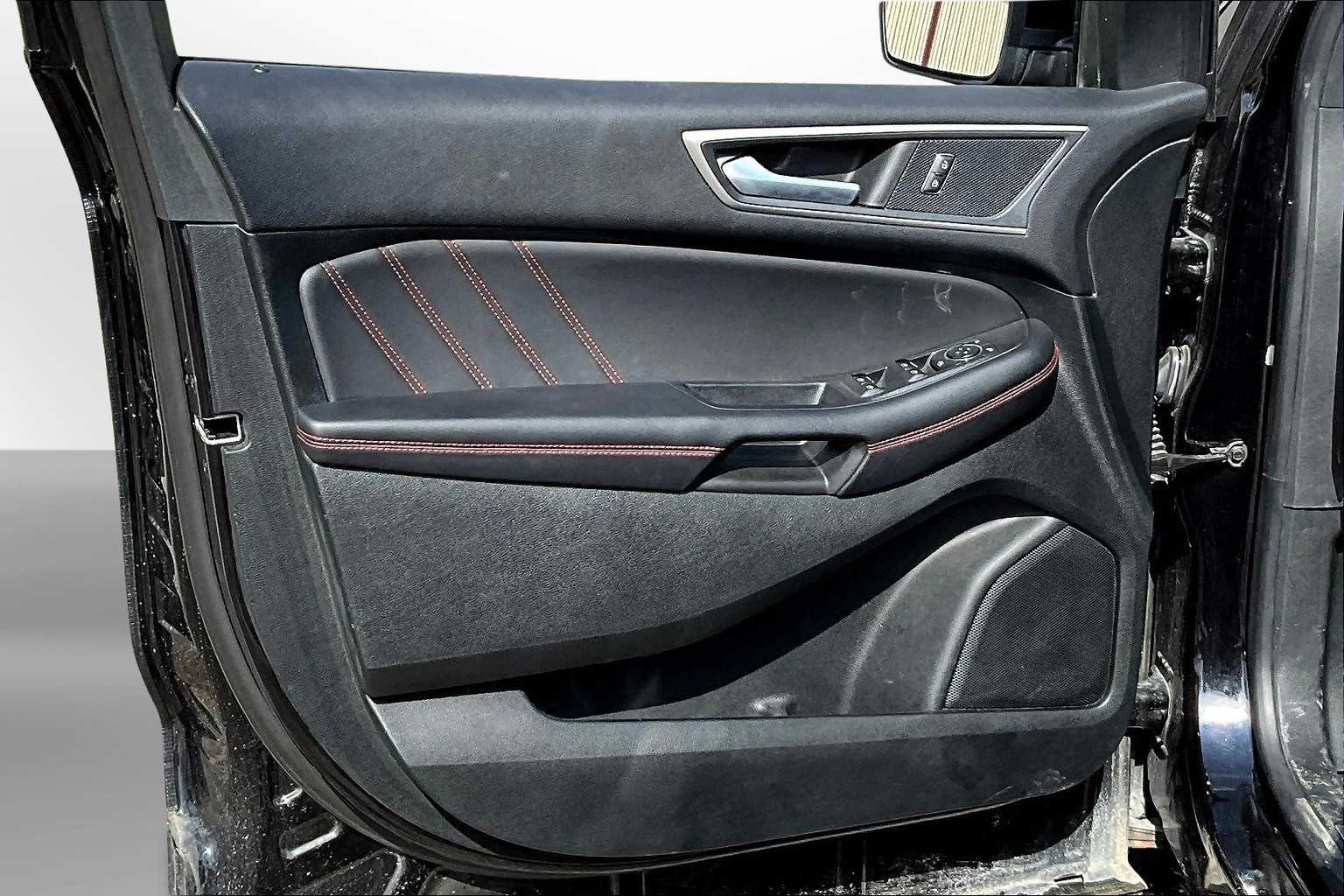 Thumbnail: 2024 Ford Edge - 17