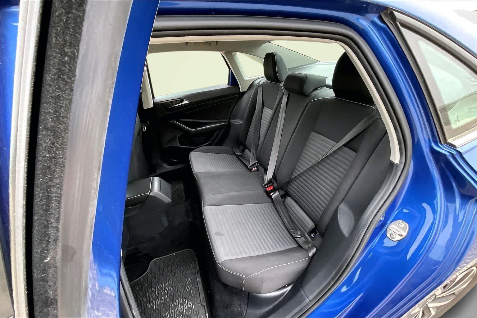 Thumbnail: 2022 Volkswagen Jetta - 24