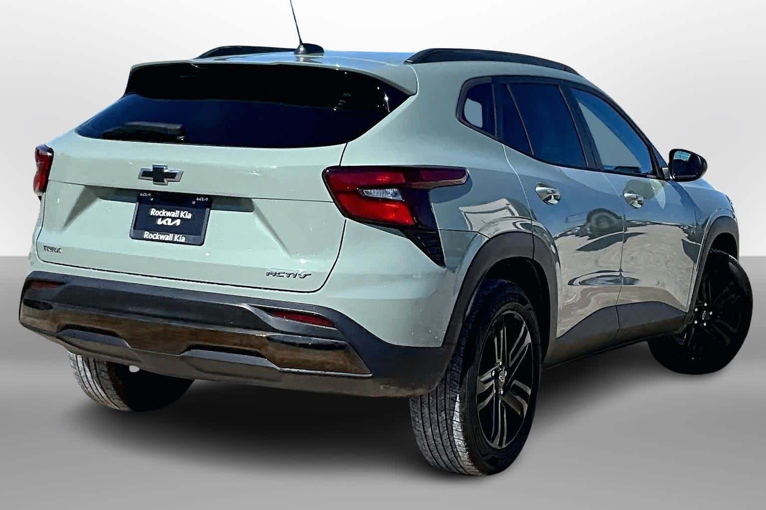 Thumbnail: 2024 Chevrolet Trax - 2