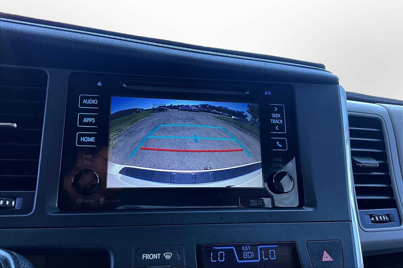 Thumbnail: 2015 Toyota Sienna - 22