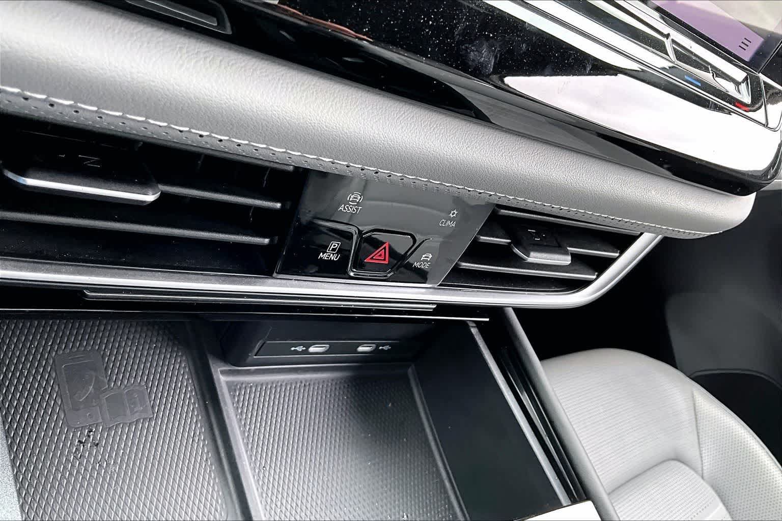 Thumbnail: 2024 Volkswagen Atlas - 23