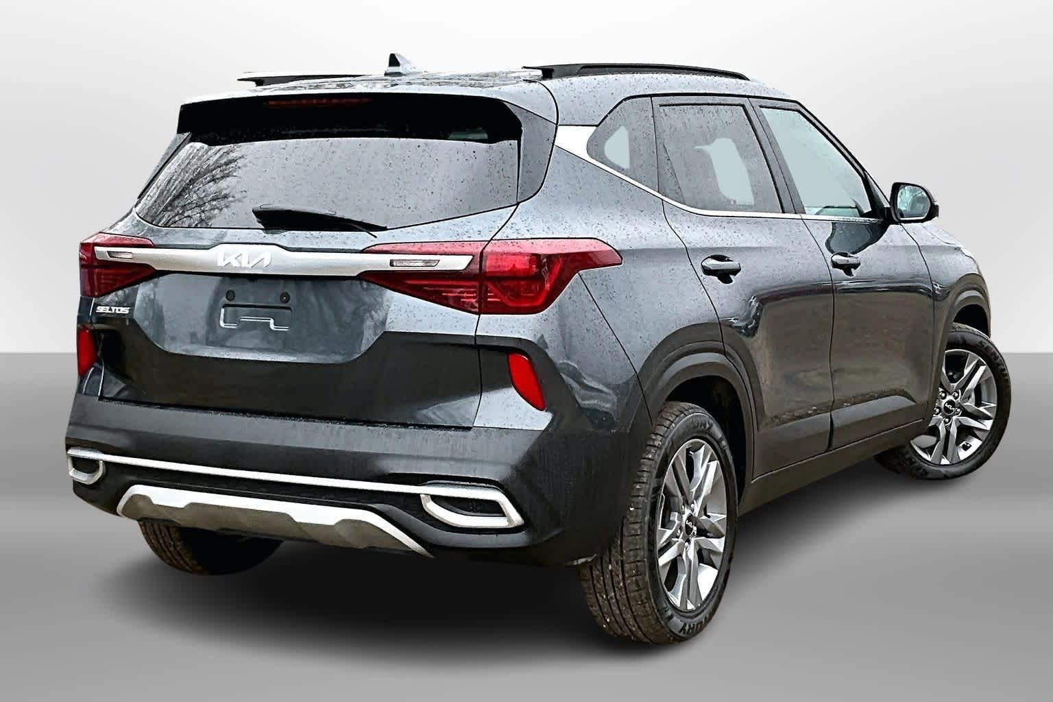 Thumbnail: 2023 Kia Seltos - 2