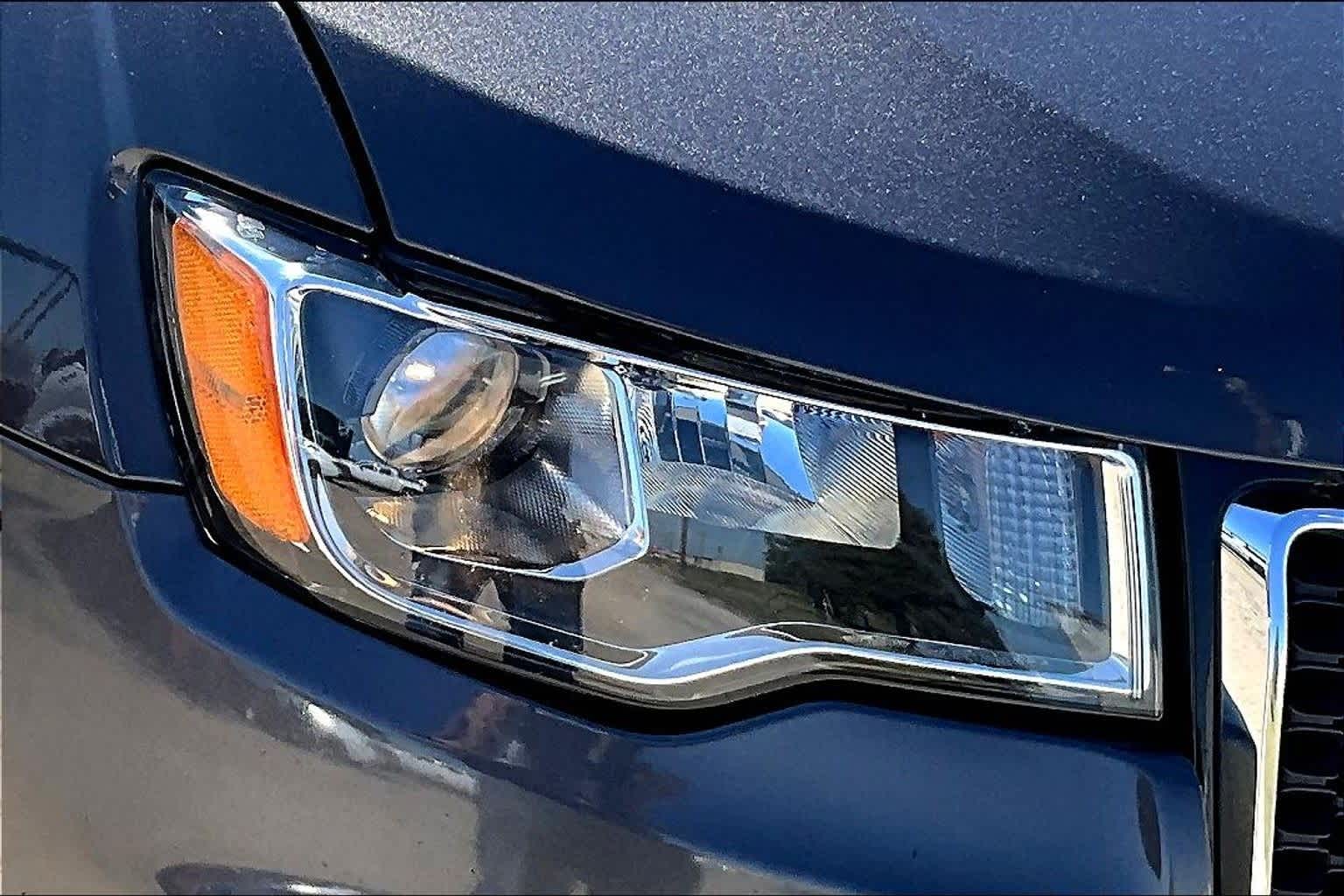 Thumbnail: 2018 Jeep Grand Cherokee - 30