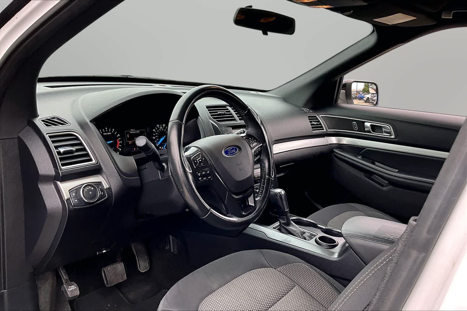 Thumbnail: 2017 Ford Explorer - 12