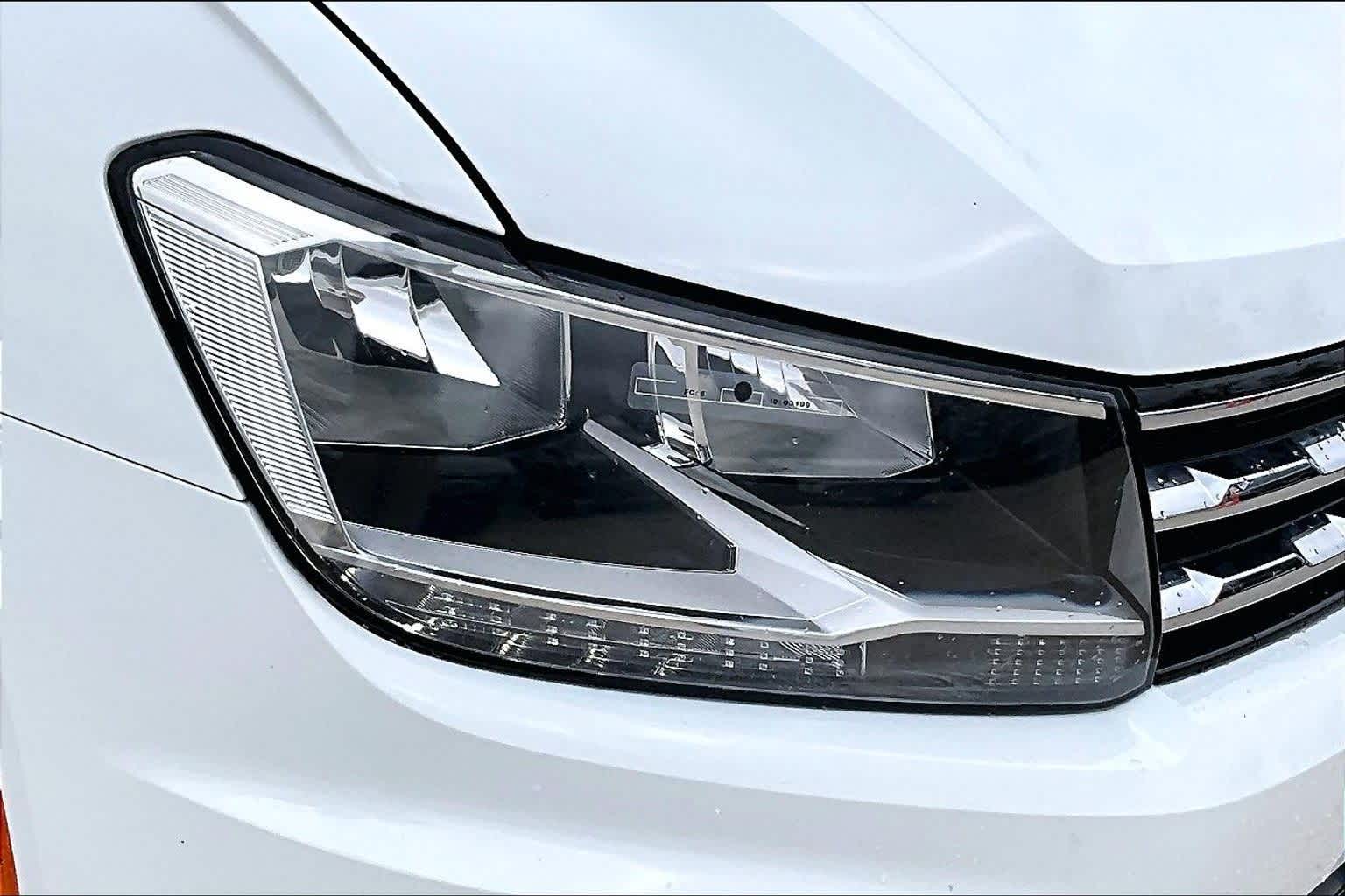 Thumbnail: 2018 Volkswagen Tiguan - 30