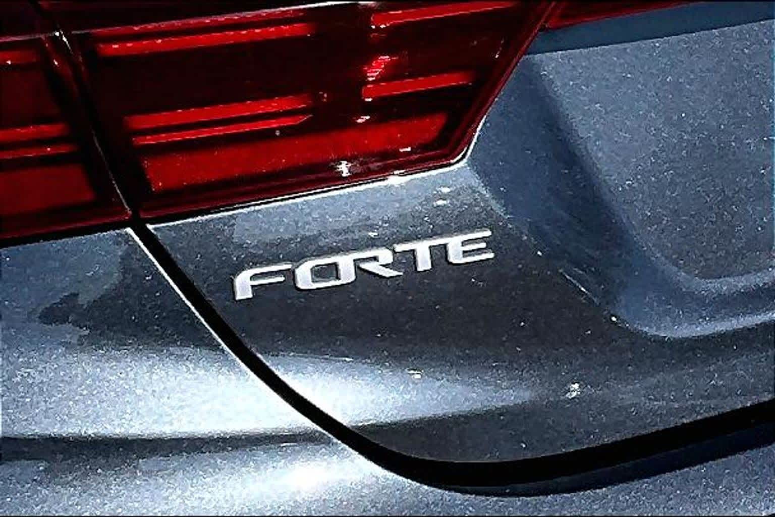 Thumbnail: 2022 Kia Forte - 27