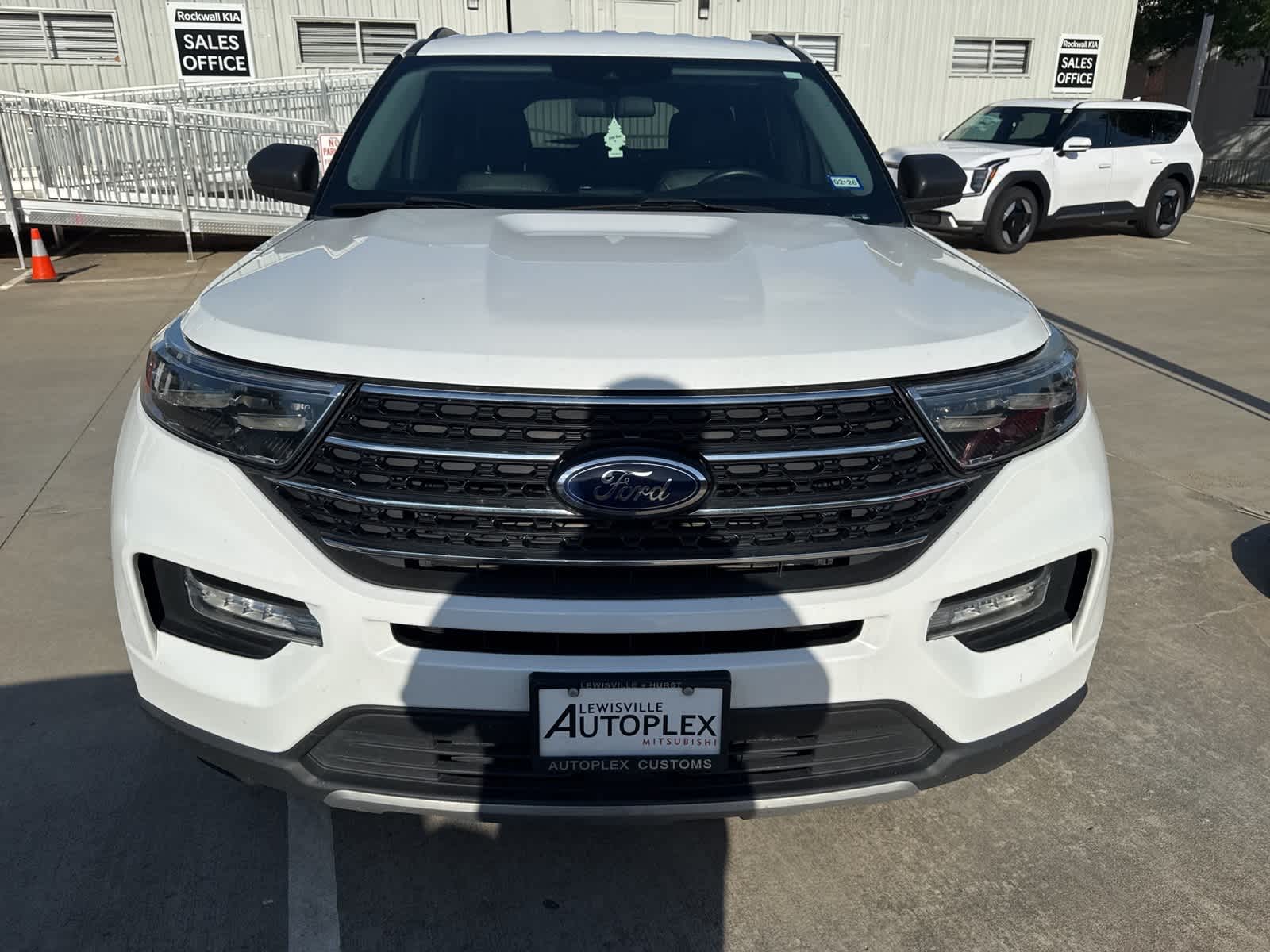 2020 Ford Explorer XLT 2