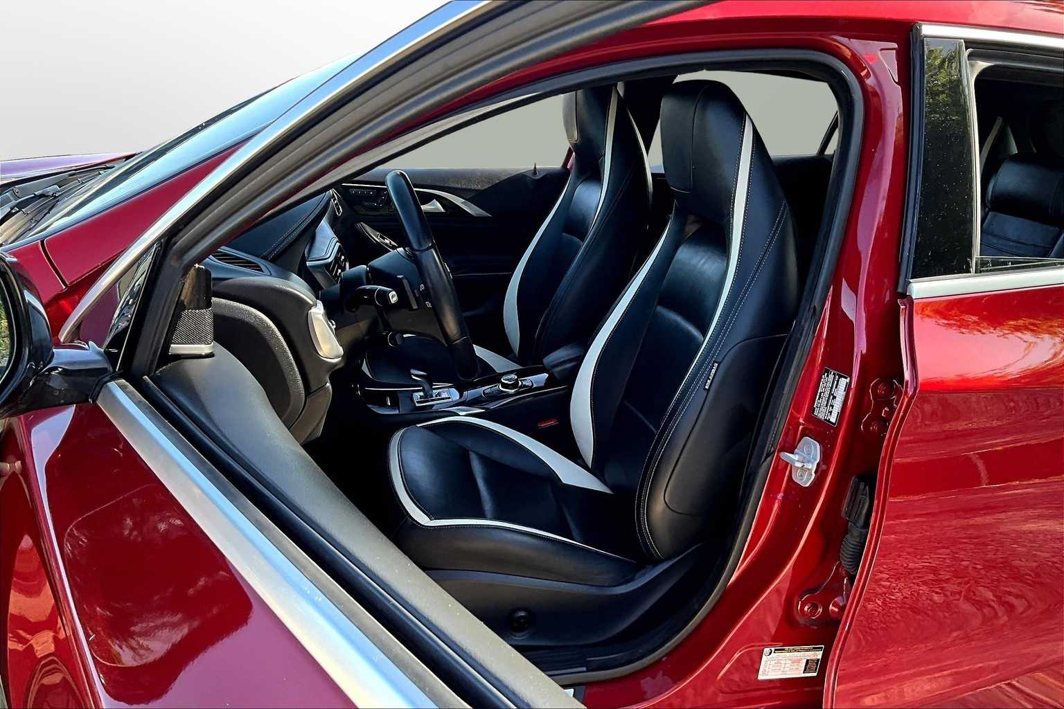 Thumbnail: 2017 INFINITI QX30 - 26