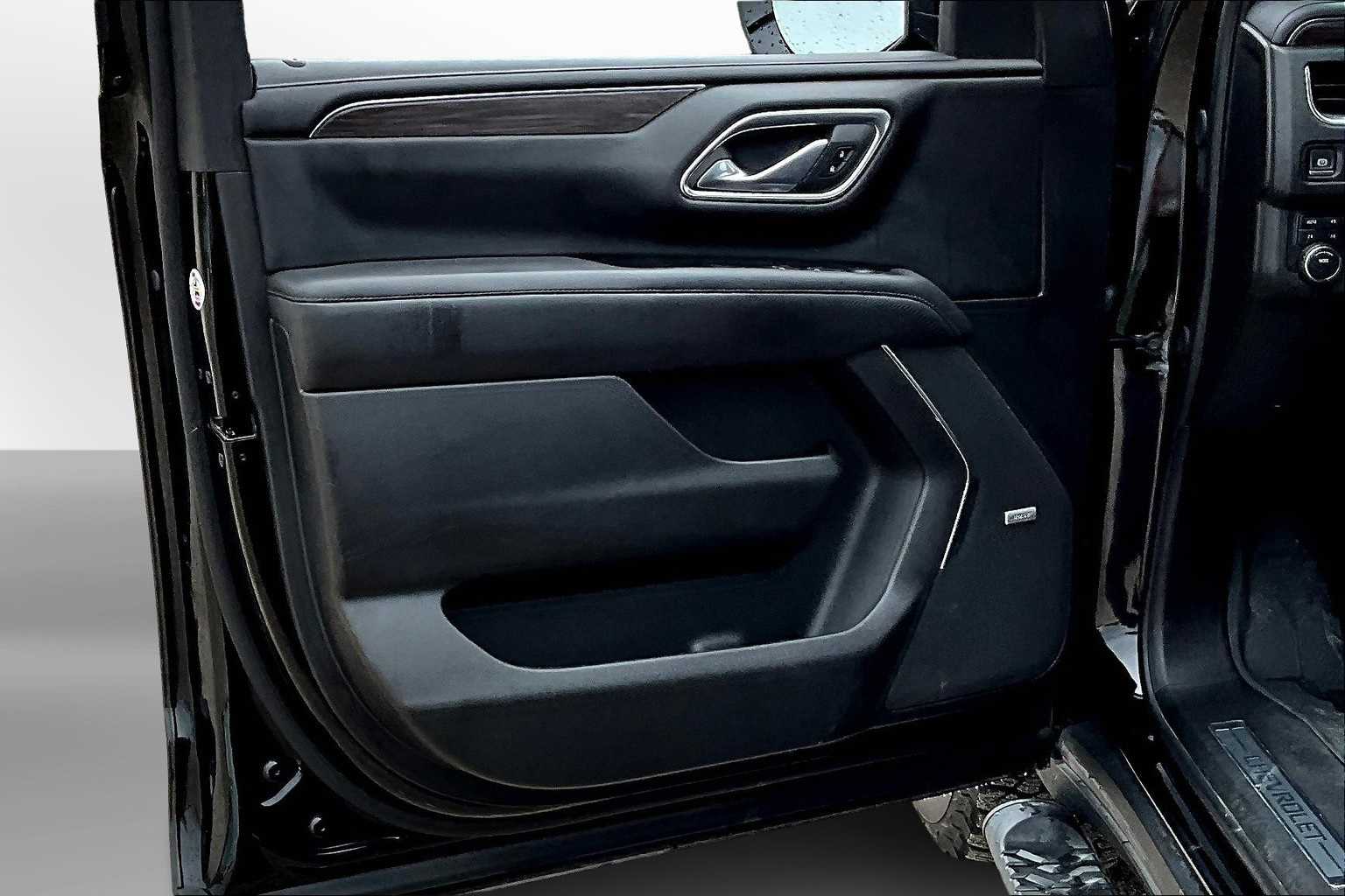 Thumbnail: 2023 Chevrolet Suburban - 17